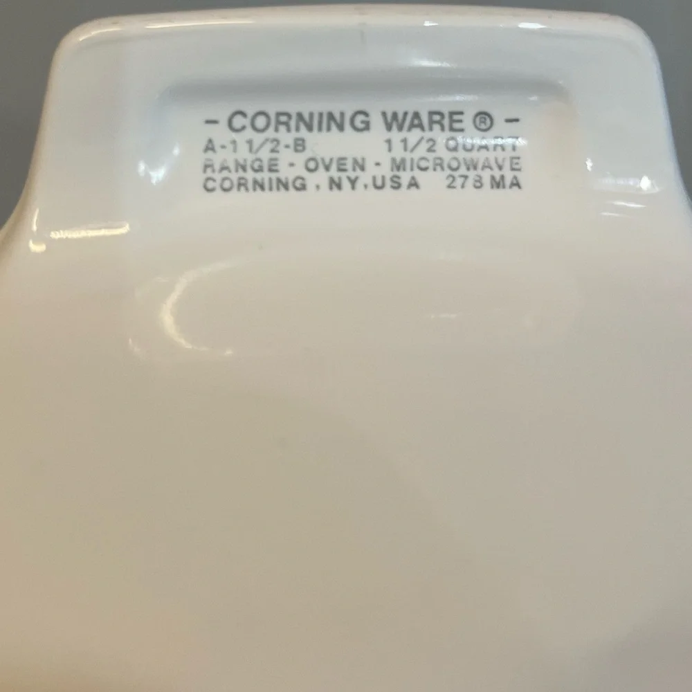 Vintage 1980’s CorningWare Corn Flower Baking Dish 1 3/4 QT.
